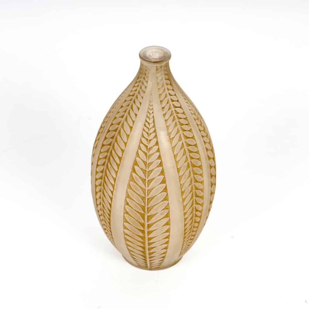 1921 René Lalique – Vase Acacia Verre Blanc Patiné Sépia 4