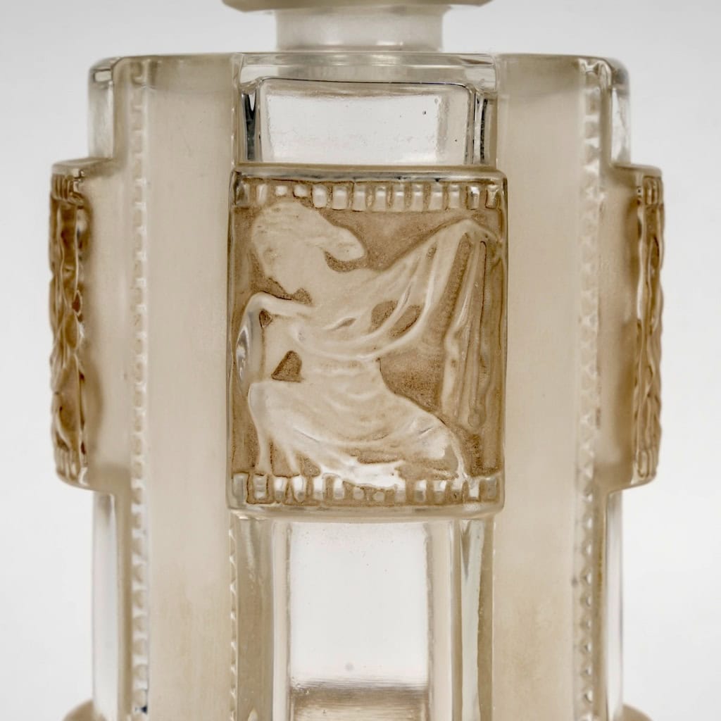 1942 René Lalique – Flacon Hélène Verre Blanc Patiné Sépia 9
