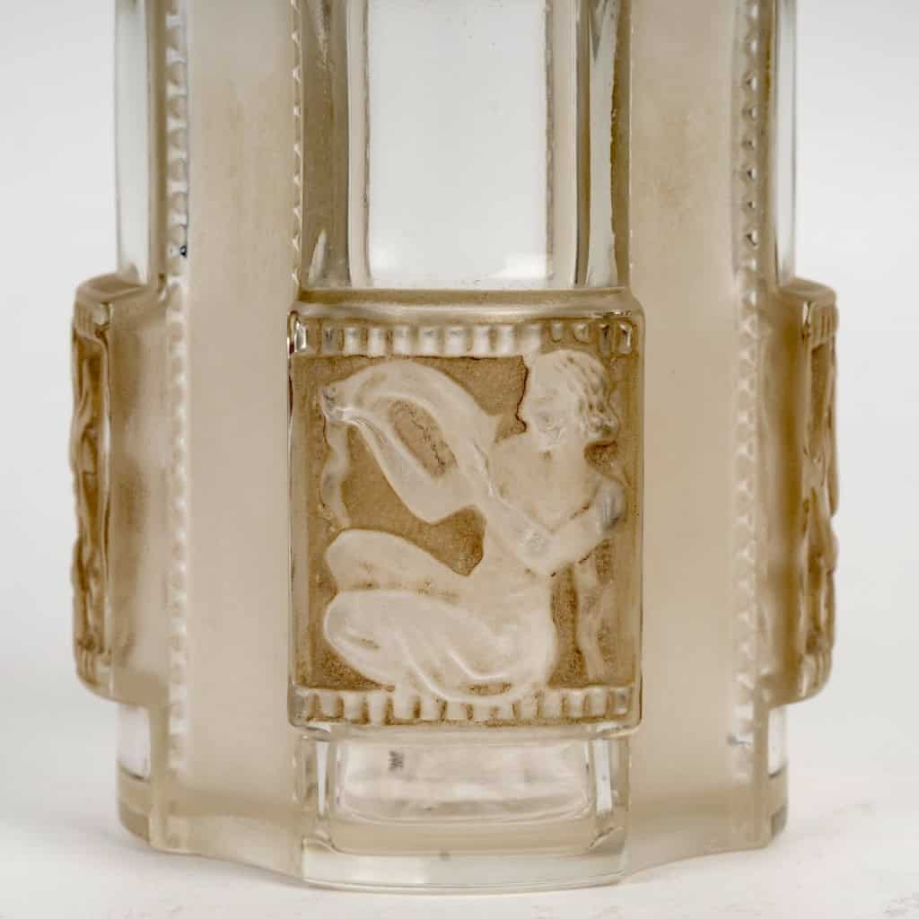 1942 René Lalique – Flacon Hélène Verre Blanc Patiné Sépia 10