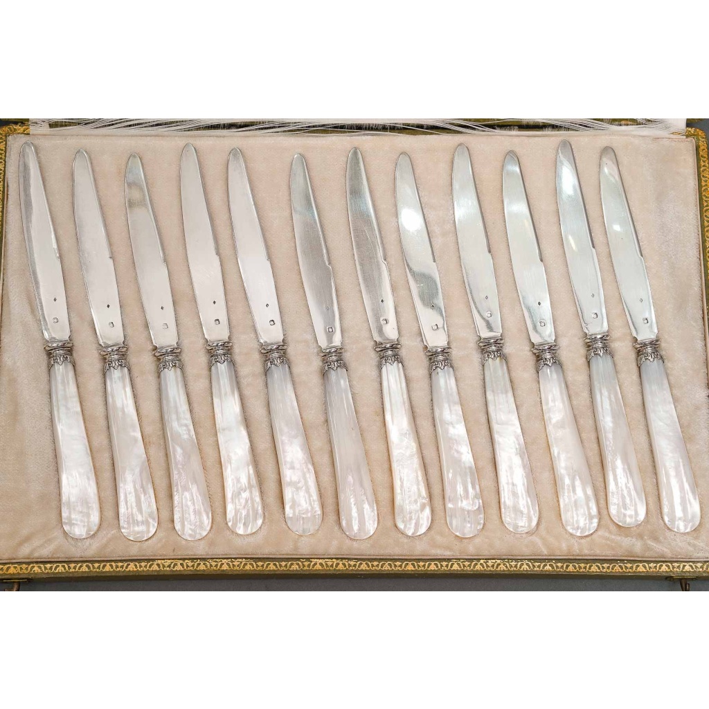 Service de coutellerie de 36 couteaux en coffret d’origine ART DECO 10