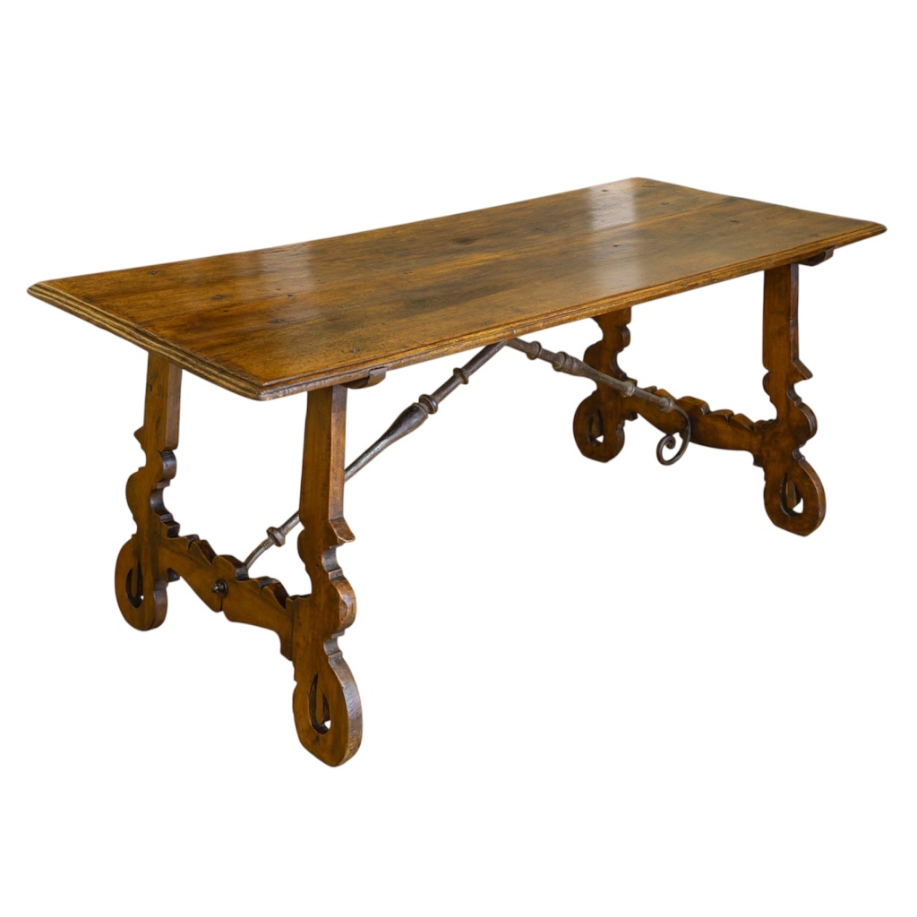 18ème siècle Table Espagnole en noyer 3