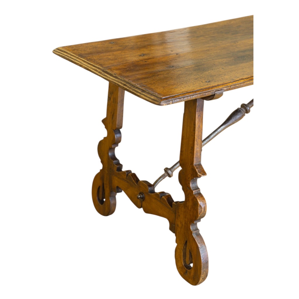 18ème siècle Table Espagnole en noyer 9