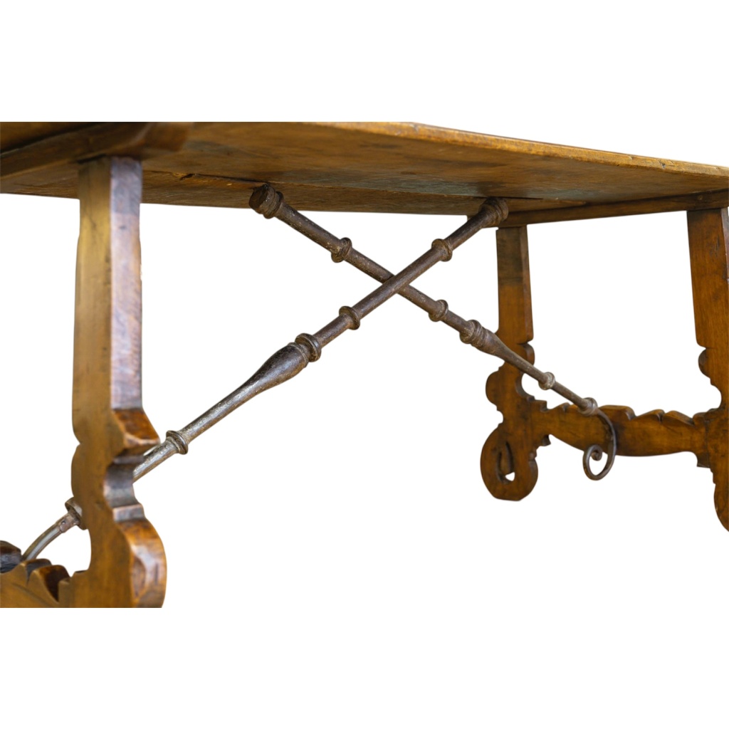 18ème siècle Table Espagnole en noyer 8