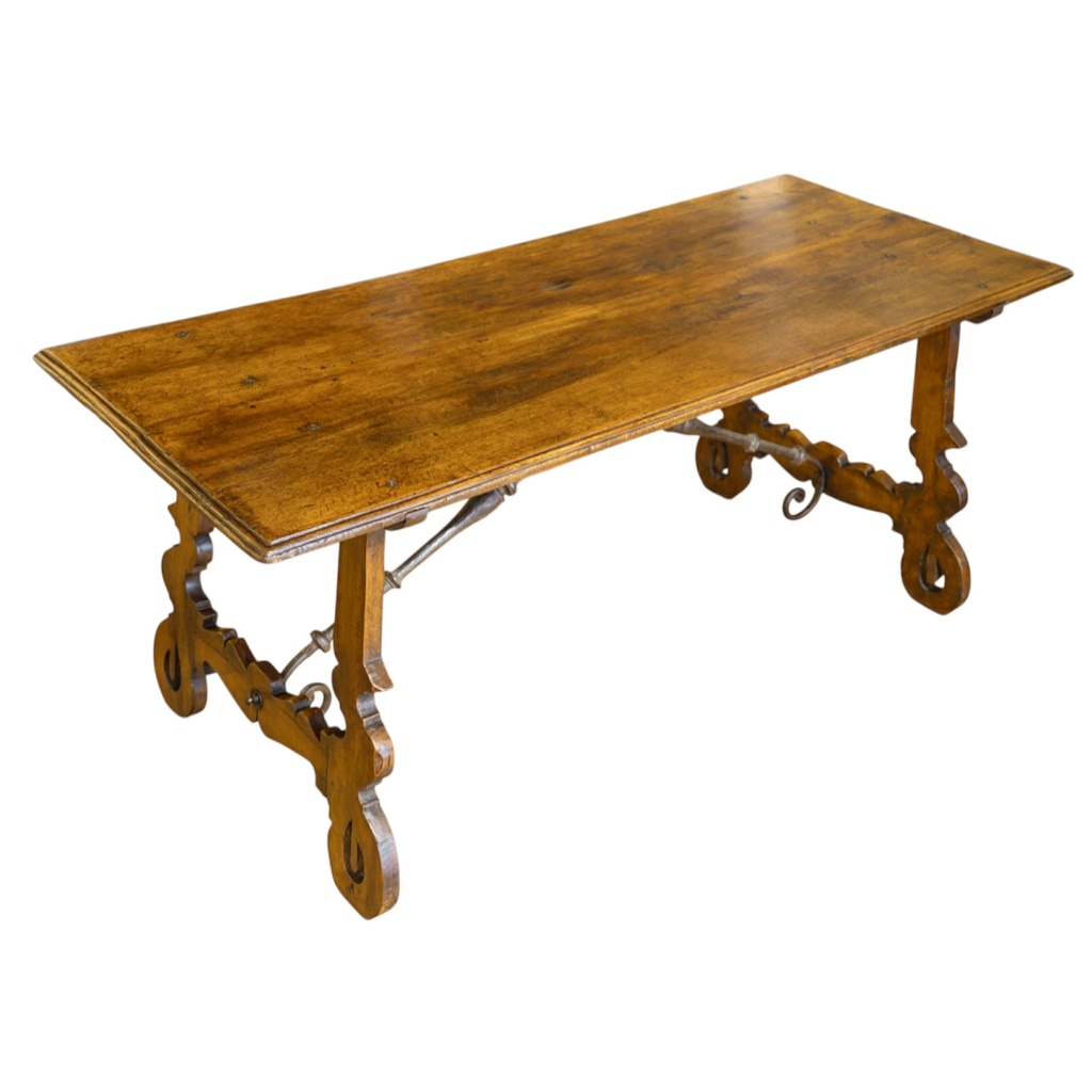 18ème siècle Table Espagnole en noyer 7