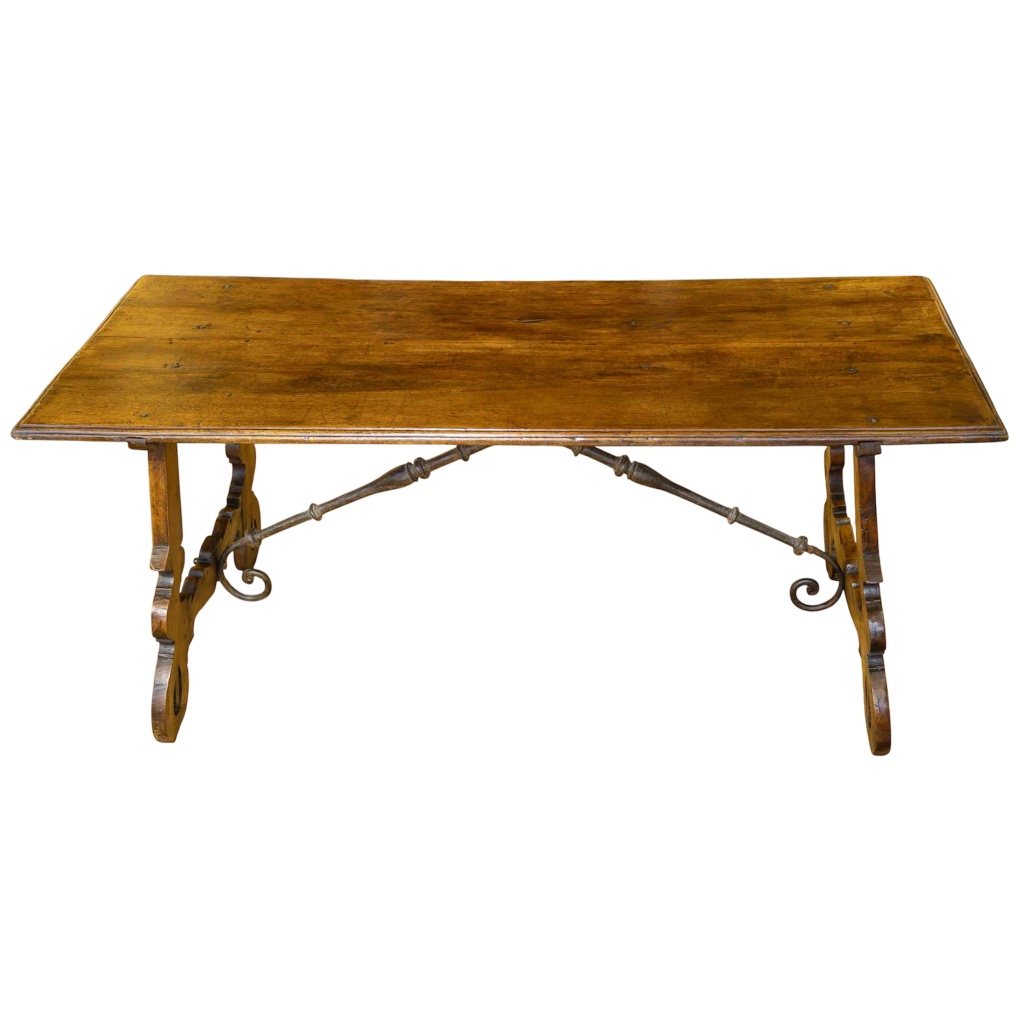 18ème siècle Table Espagnole en noyer 4