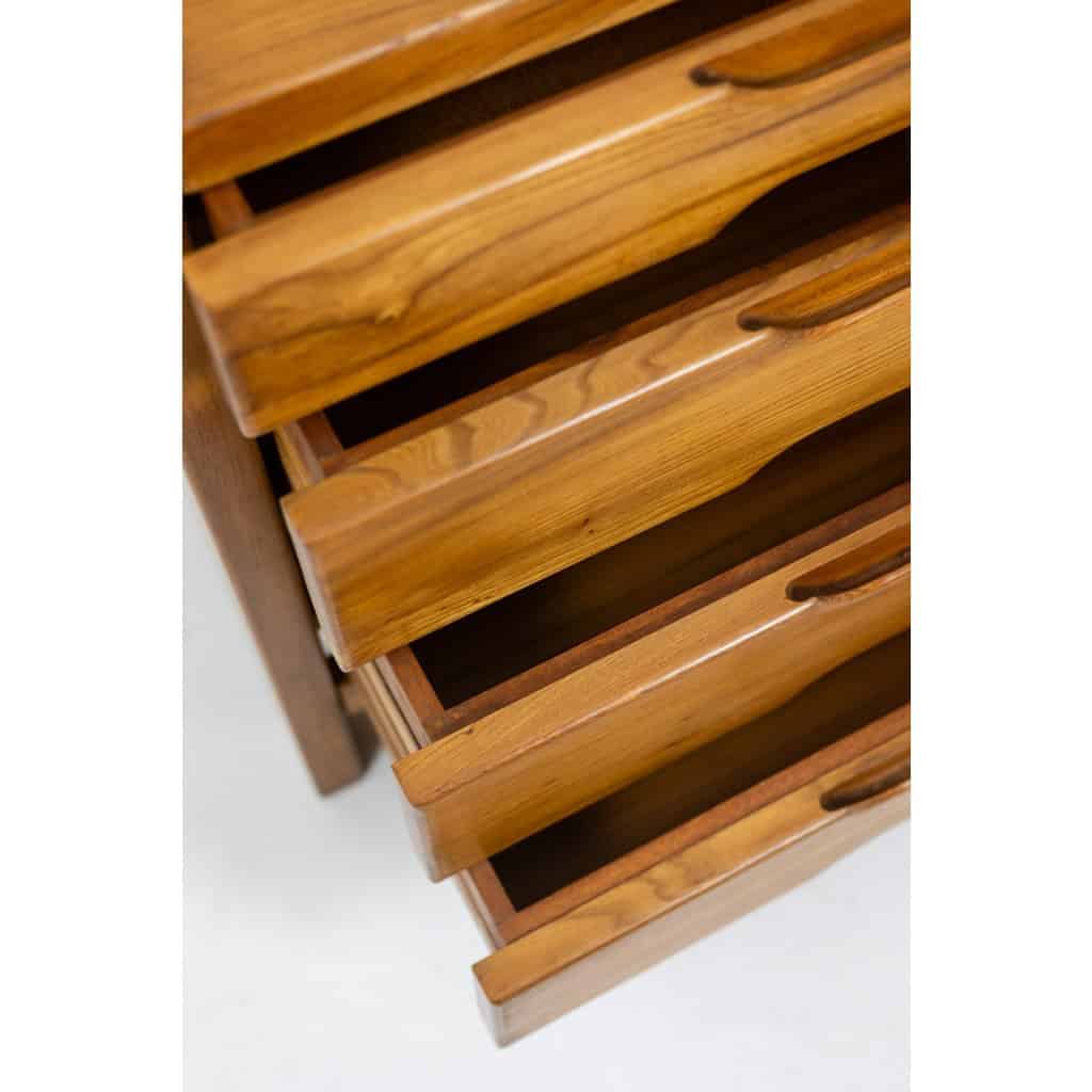 Maison Regain. Commode en orme. Circa 1970. LS6157909P 13