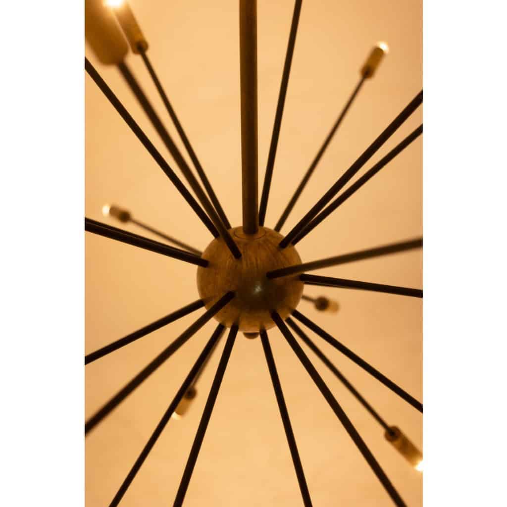 Lustre de forme Spoutnik en laiton doré patiné et laqué noir. Contemporain. LS64501609P 6