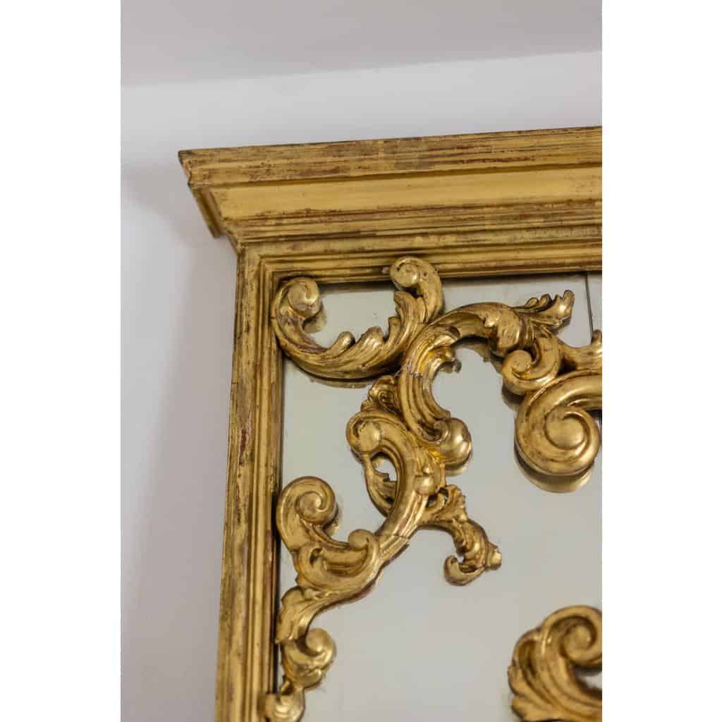 Grand trumeau, ou miroir à parcloses, de style Louis XV. Années 1950. LS54942157U 11
