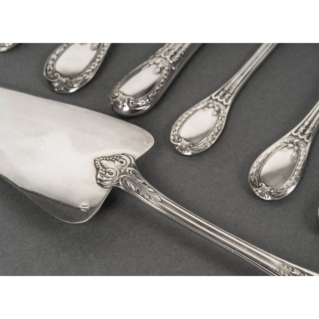 ODIOT – Ménagère de couverts 99 pièces argent massif modèle « LOUVECIENNES » XXè 4