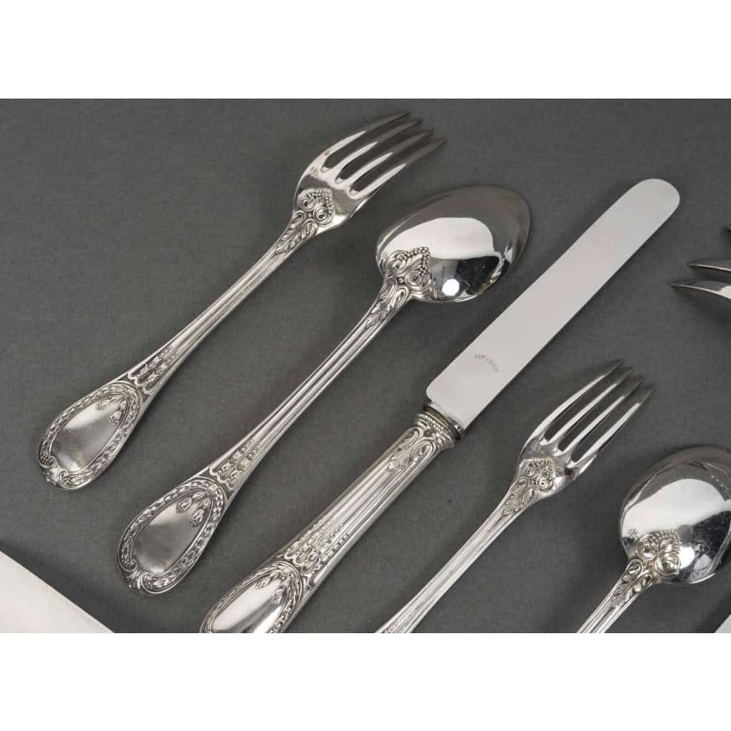 ODIOT – Ménagère de couverts 99 pièces argent massif modèle « LOUVECIENNES » XXè 8