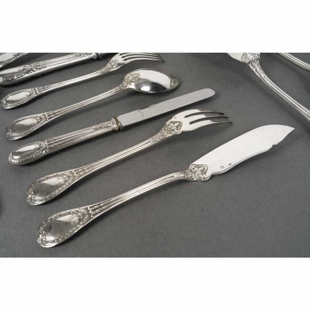 ODIOT – Ménagère de couverts 99 pièces argent massif modèle « LOUVECIENNES » XXè 12