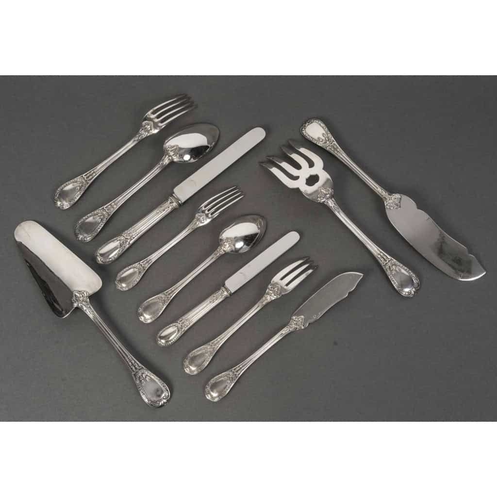 ODIOT – Ménagère de couverts 99 pièces argent massif modèle « LOUVECIENNES » XXè 15