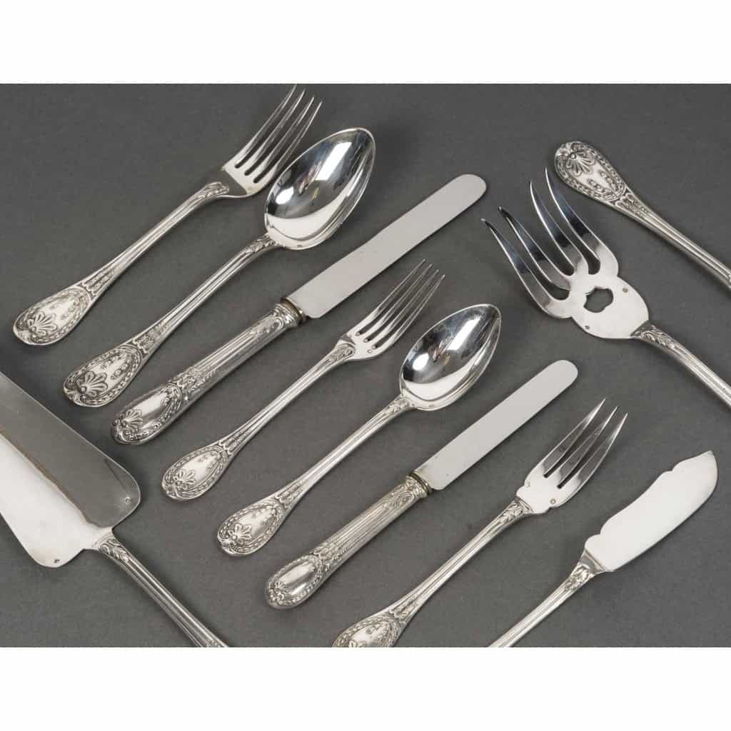 ODIOT – Ménagère de couverts 99 pièces argent massif modèle « LOUVECIENNES » XXè 19