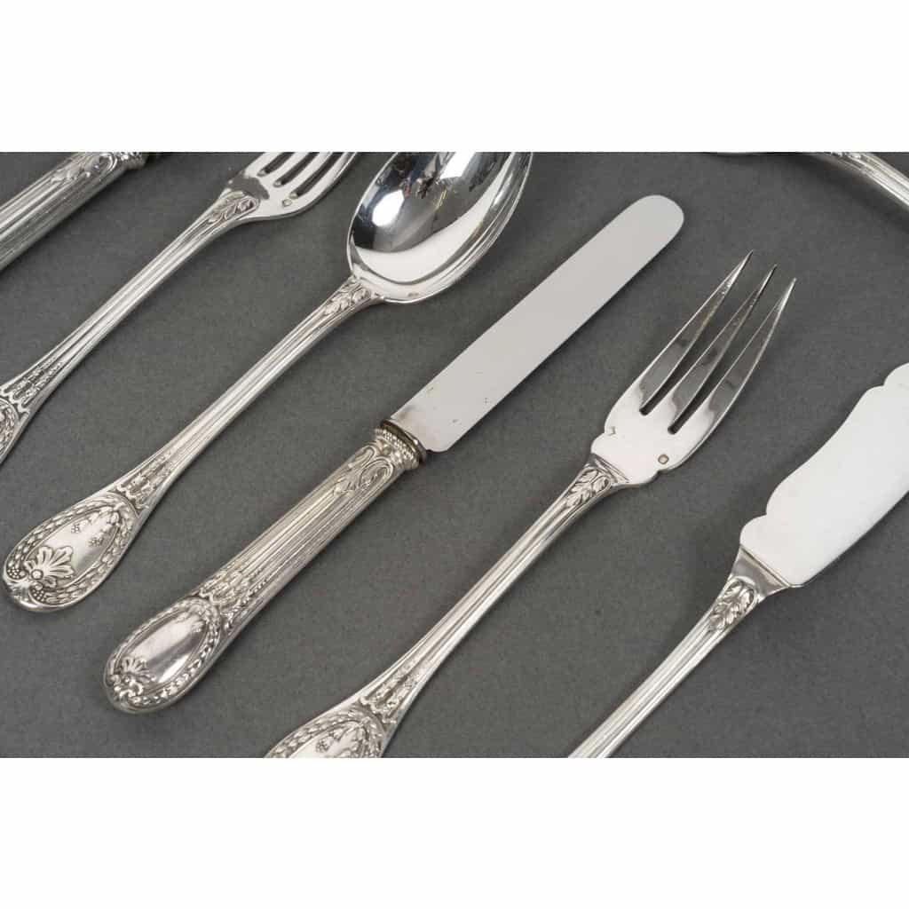 ODIOT – Ménagère de couverts 99 pièces argent massif modèle « LOUVECIENNES » XXè 21