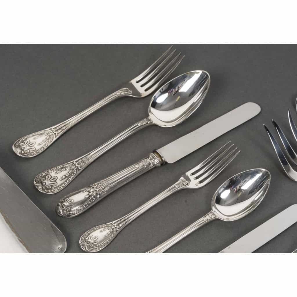 ODIOT – Ménagère de couverts 99 pièces argent massif modèle « LOUVECIENNES » XXè 22