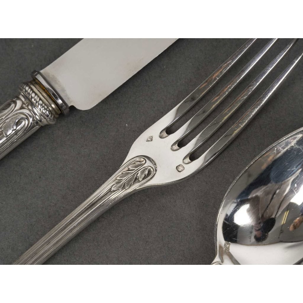ODIOT – Ménagère de couverts 99 pièces argent massif modèle « LOUVECIENNES » XXè 26