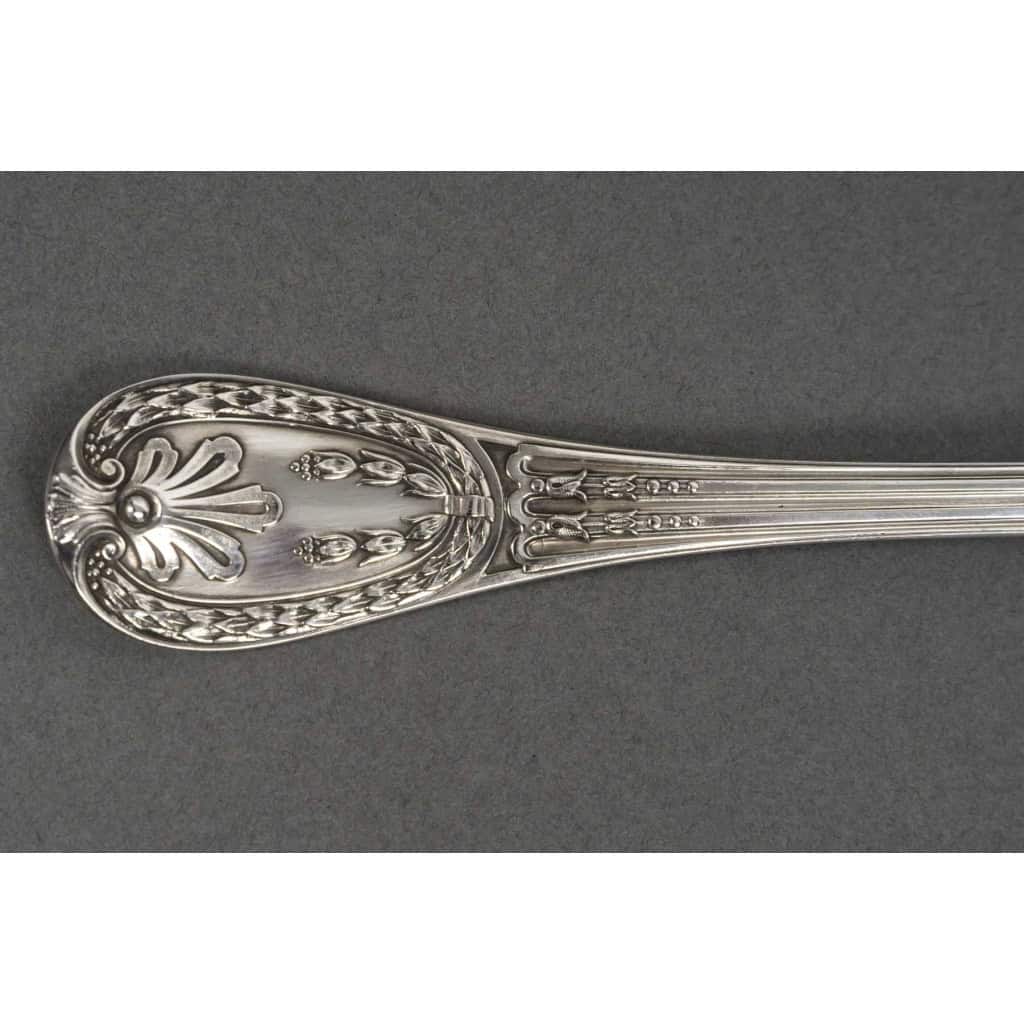 ODIOT – Ménagère de couverts 99 pièces argent massif modèle « LOUVECIENNES » XXè 30