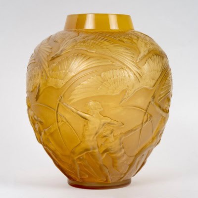 1921 René Lalique – Vase Archers Verre Butterscotch Patiné Sépia