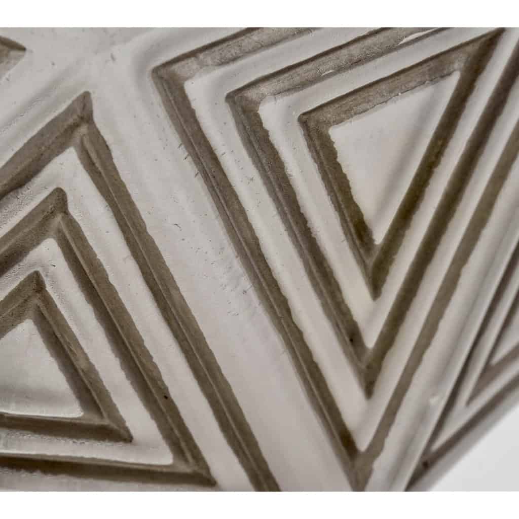1925 René Lalique – Lampe de Table Art Déco Nanking Verre Blanc Patiné Gris 9