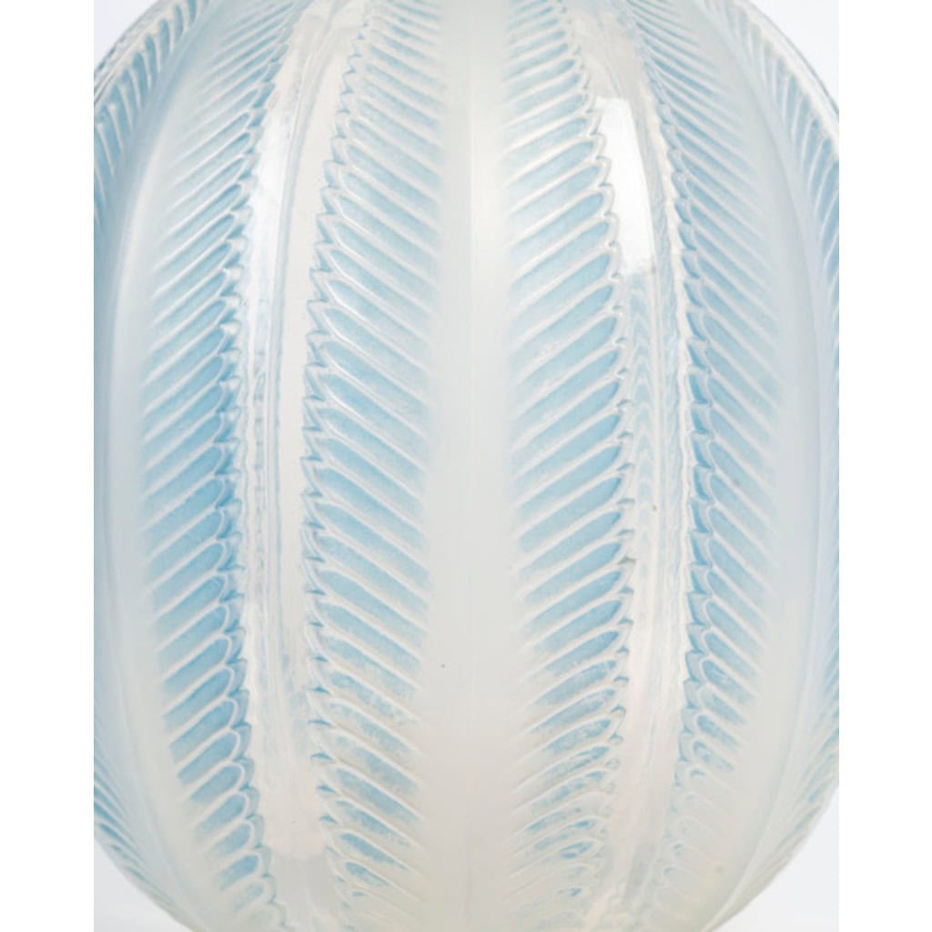 1932 – René Lalique – Vase « Biskra » Opalescent. 5