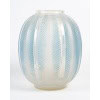 1932 – René Lalique – Vase « Biskra » Opalescent. 12