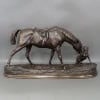 Sculpture – Jument à L’ Écurie Jouant Avec Un Chien , Pierre – Jules Mêne (1810-1879) – Bronze 17