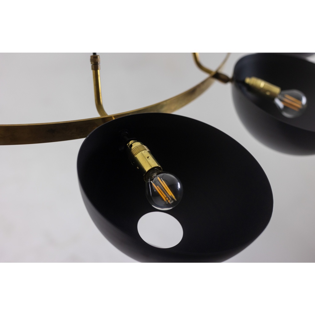 Lustre ou suspension à 10 lumières, laiton et laque noire, contemporain. LS64521208U 10