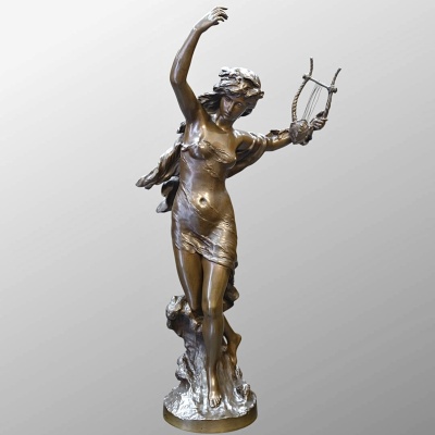Sculpture – Élégante À La Lyre , Mathurin Moreau (1822-1912) – Bronze
