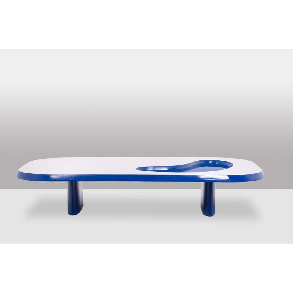 Table basse de forme organique en aluminium et laque. Contemporain. LS65003009M 4
