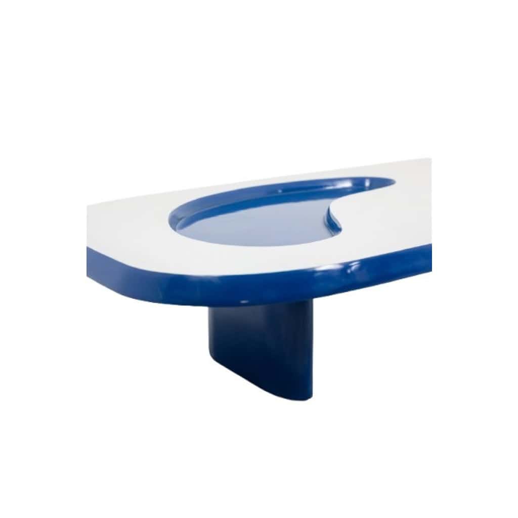 Table basse de forme organique en aluminium et laque. Contemporain. LS65003009M 8