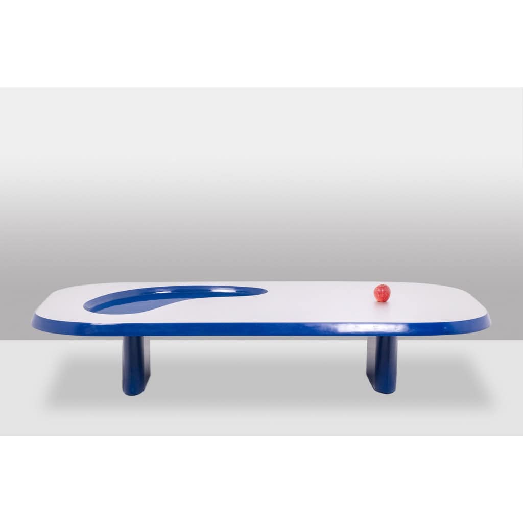 Table basse de forme organique en aluminium et laque. Contemporain. LS65003009M 10