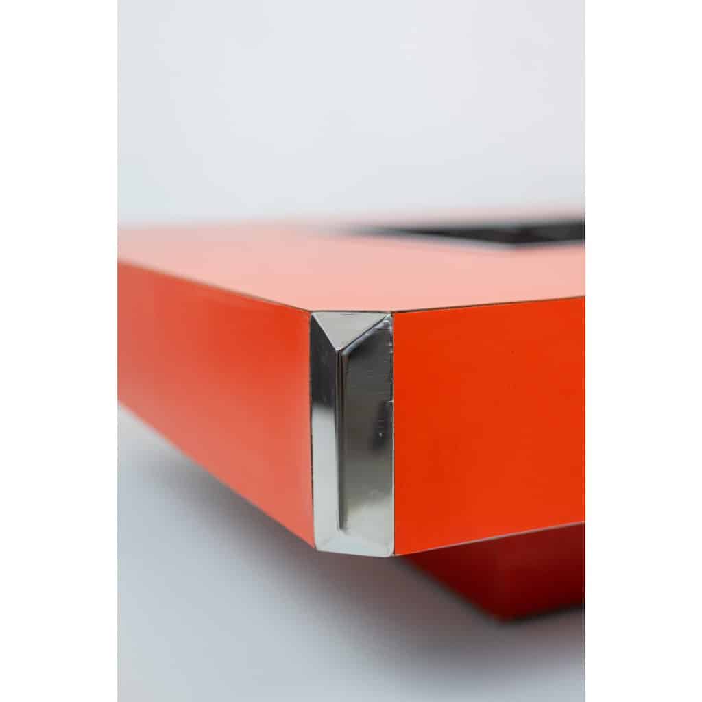 Willy Rizzo. Table basse laquée formant bar. Années 1970. LS64841359O 11