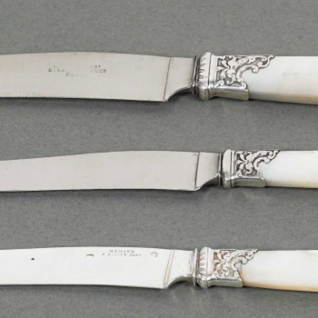 Orfèvre MERITE – Ensemble de 36 couteaux en nacre et argent Fin XIXe 25