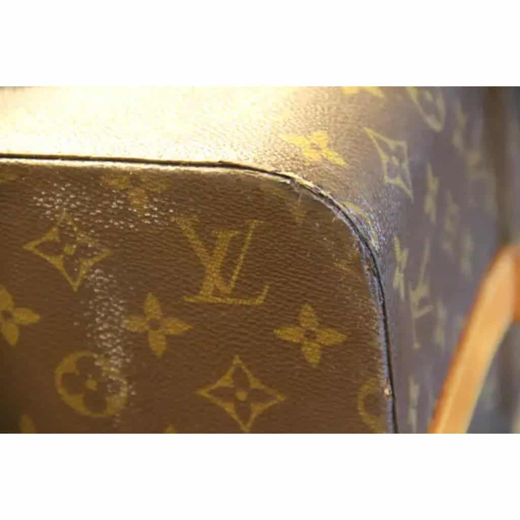 Vanity case Louis Vuitton à bandoulière. 11