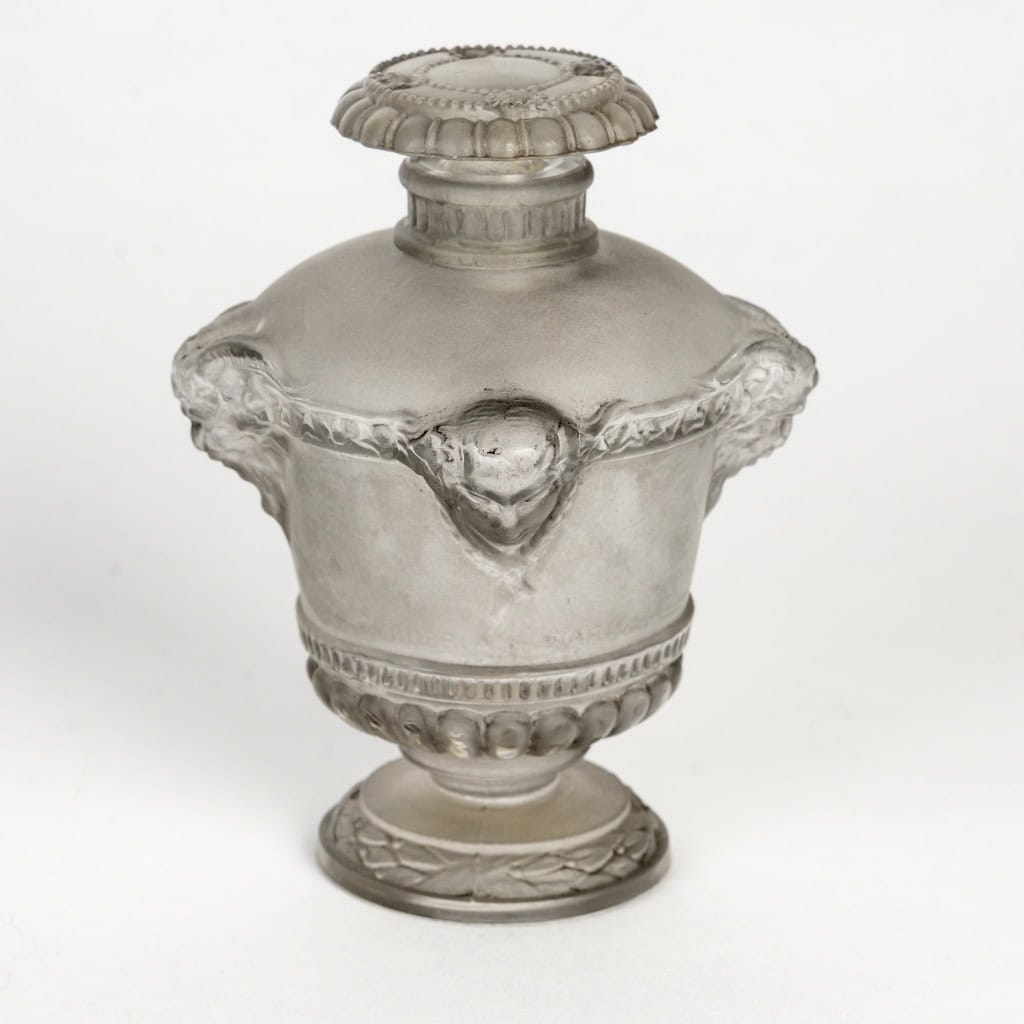1925 René Lalique – Flacon « Bouquet de Faunes » verre blanc patiné gris pour Guerlain 3