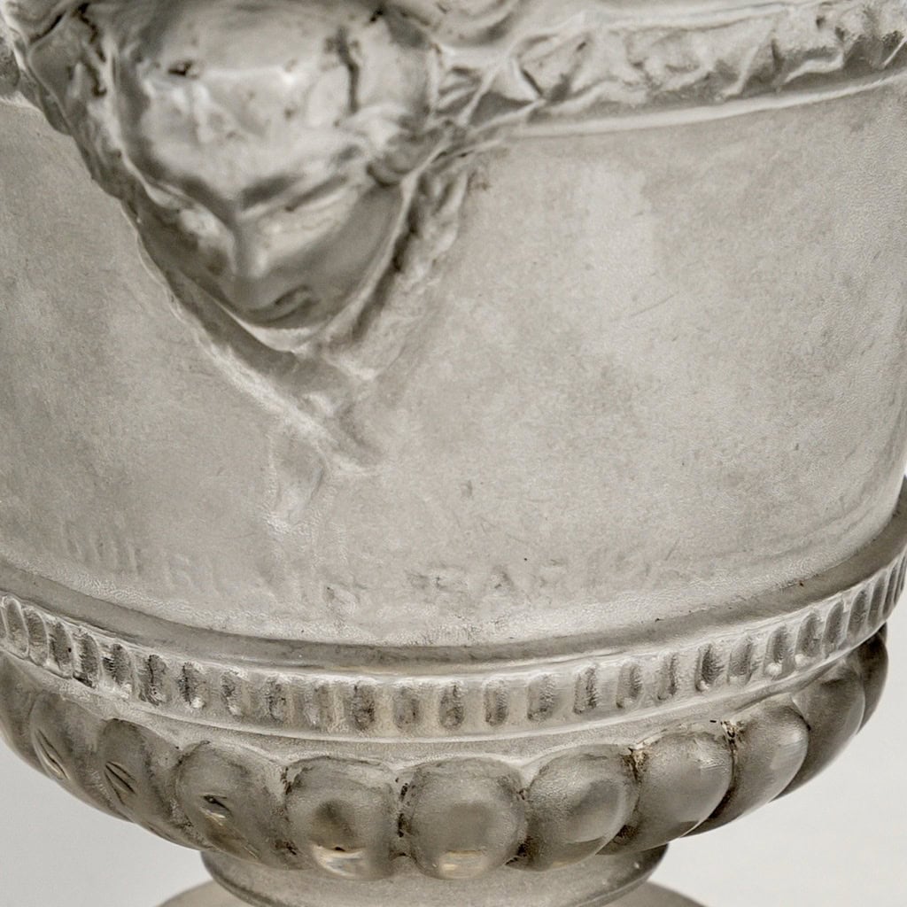 1925 René Lalique – Flacon « Bouquet de Faunes » verre blanc patiné gris pour Guerlain 8