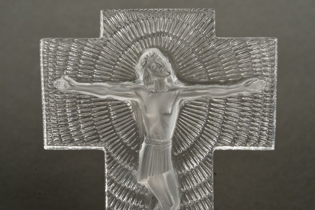1935 René Lalique – Crucifix Croix Jésus Christ Verre Blanc 4