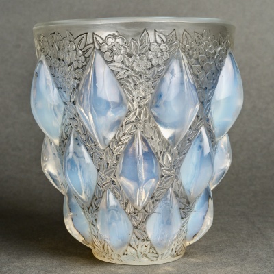 1927 René Lalique – Vase Rampillon Verre Opalescent Patiné Gris