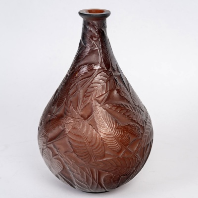1923 René Lalique – Vase Sauges Verre Rouge Ambré