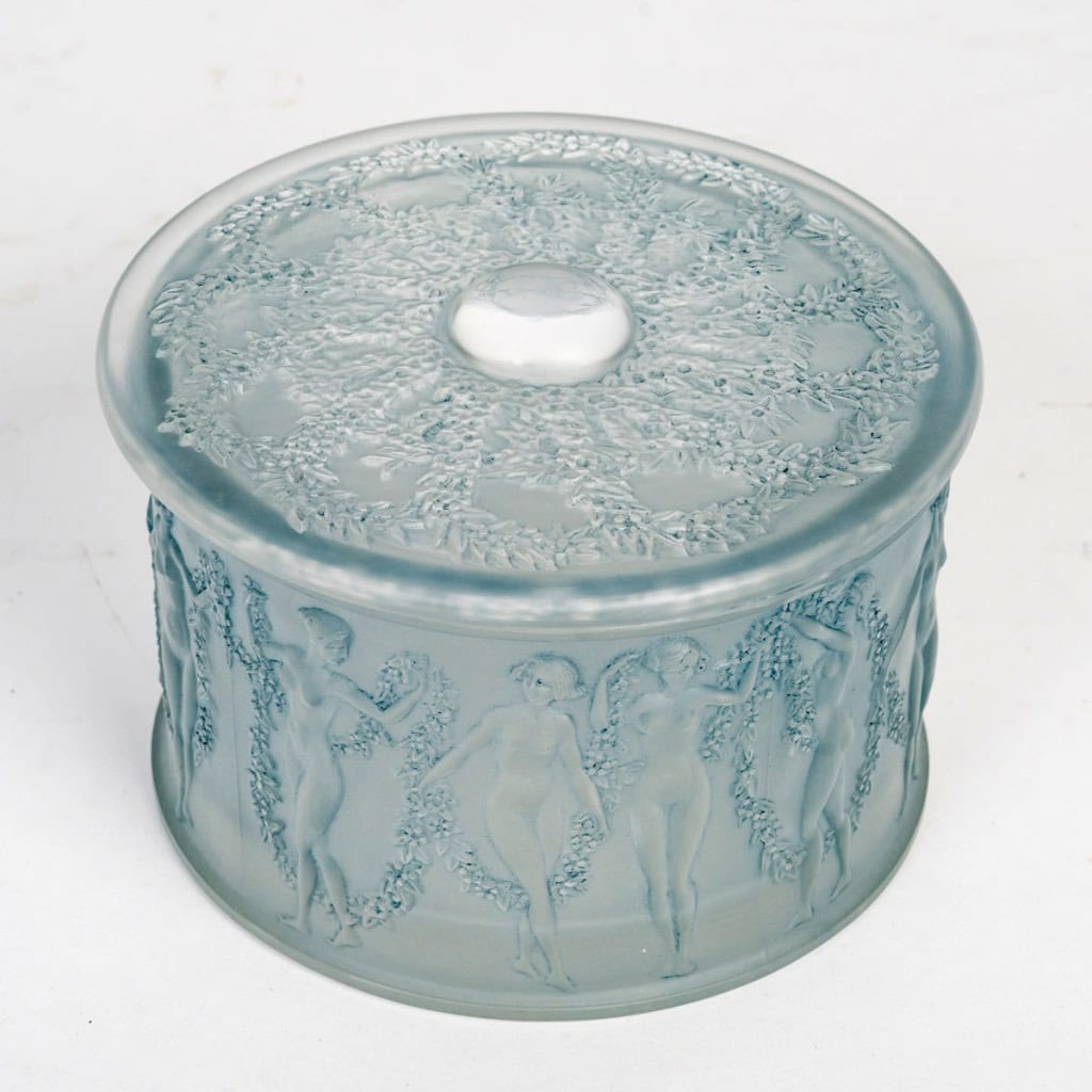 1929 René Lalique – Boîte Figurines et Guirlandes Verre Blanc Patiné Bleu 5
