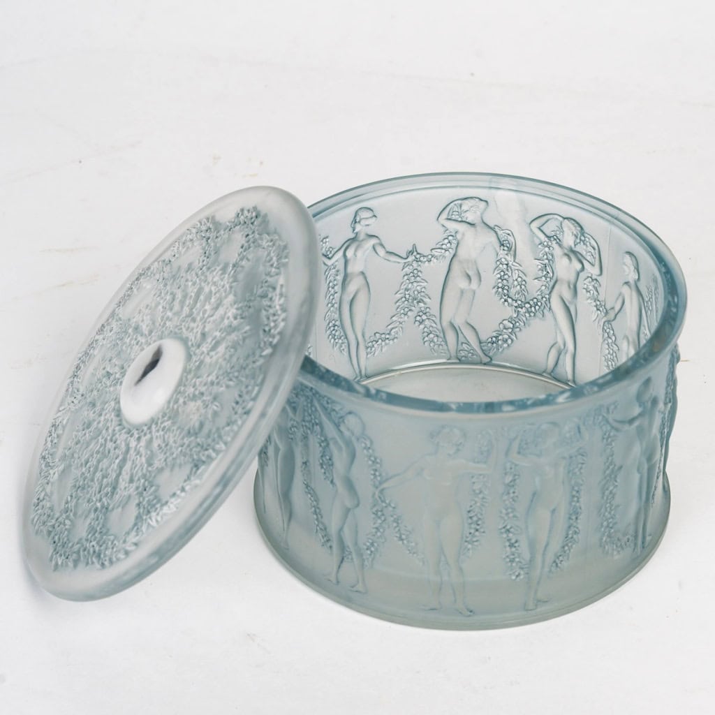 1929 René Lalique – Boîte Figurines et Guirlandes Verre Blanc Patiné Bleu 7
