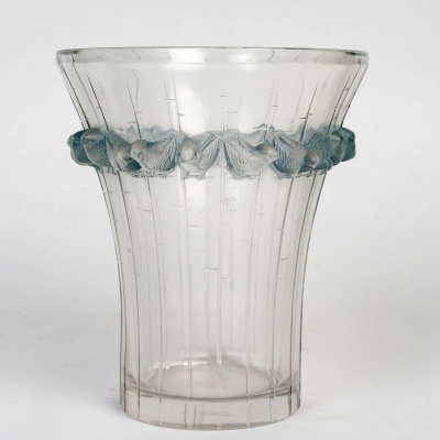 1933 René Lalique – Vase Boulouris Verre Blanc Patiné Bleu
