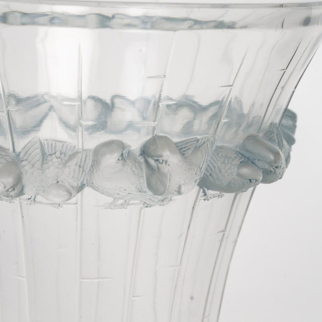 1933 René Lalique – Vase Boulouris Verre Blanc Patiné Bleu 7