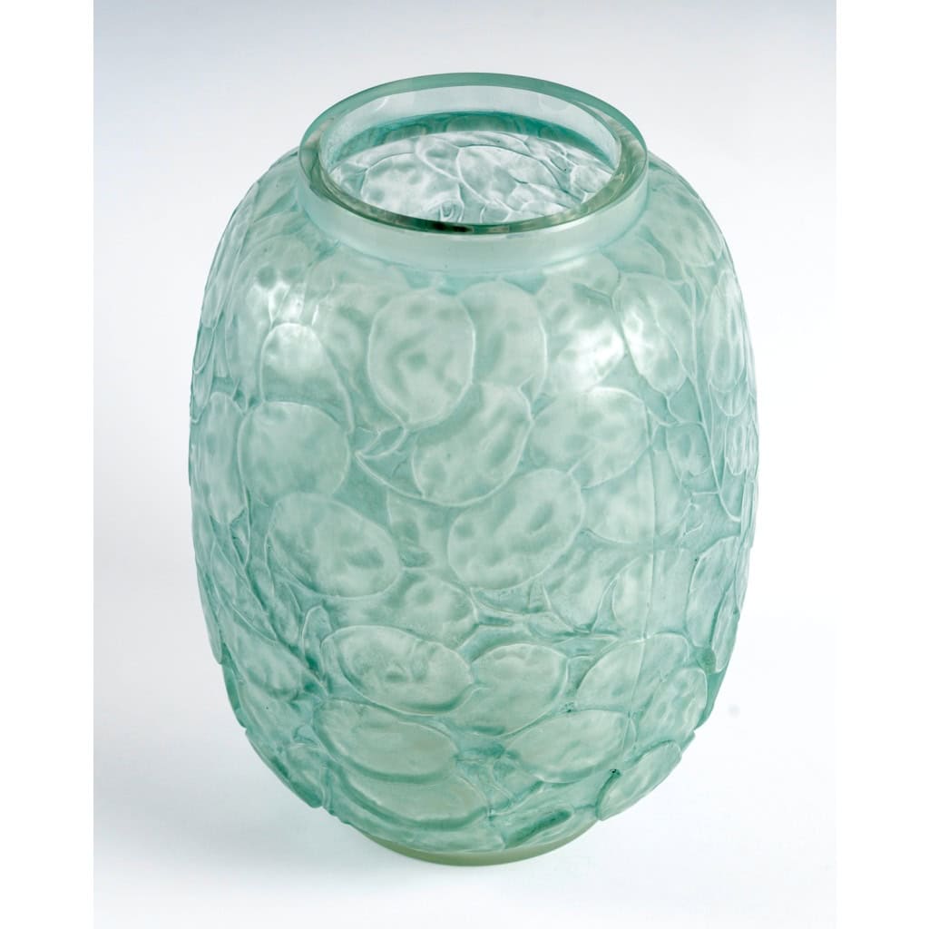 1914 René Lalique – Vase Monnaie Du Pape Verre Blanc Patiné Bleu Vert 4