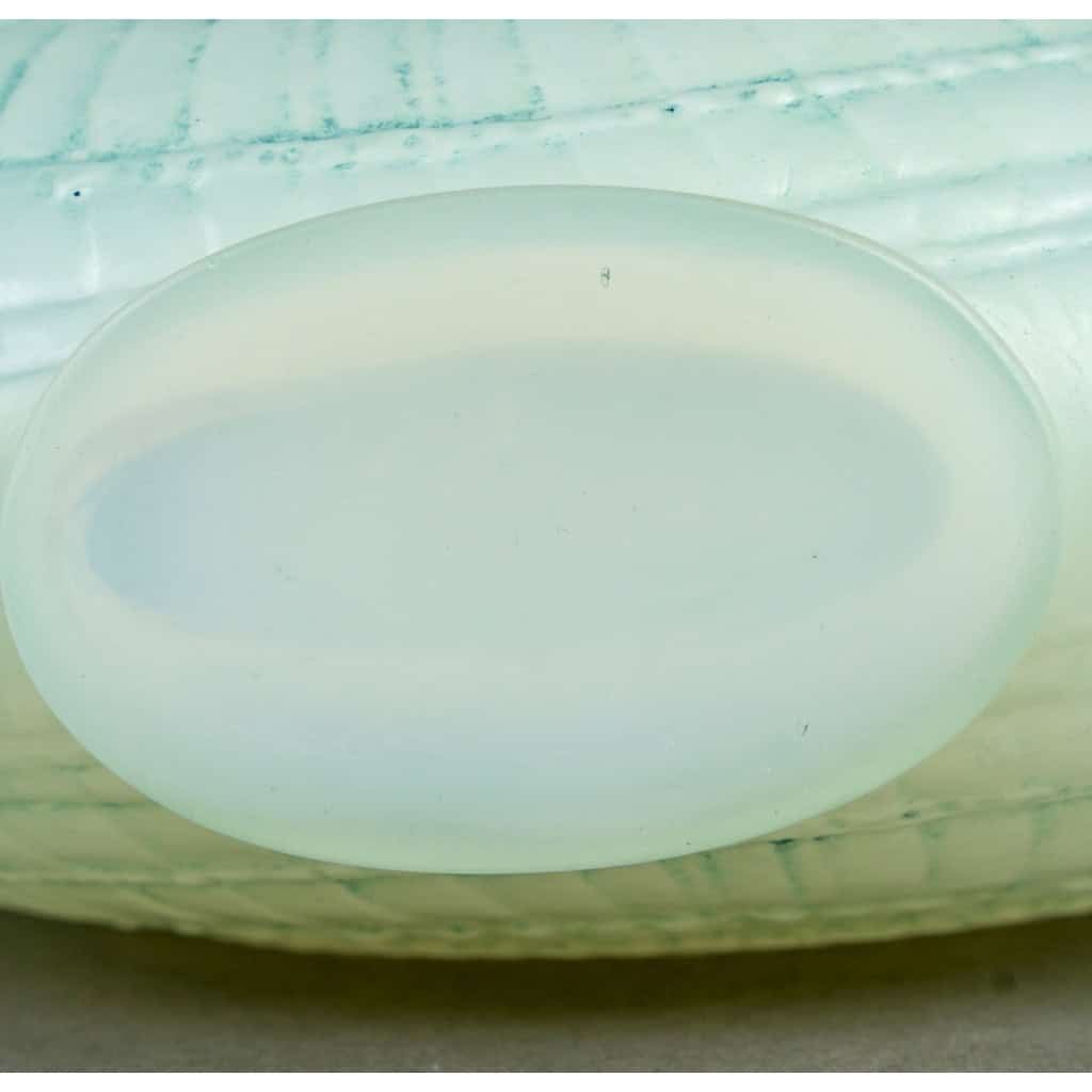 1920 René Lalique – Vase Escargot Verre Opalescent Patiné Bleu Vert 8