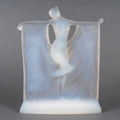 1925 René Lalique – Statuette Suzanne Verre Opalescent