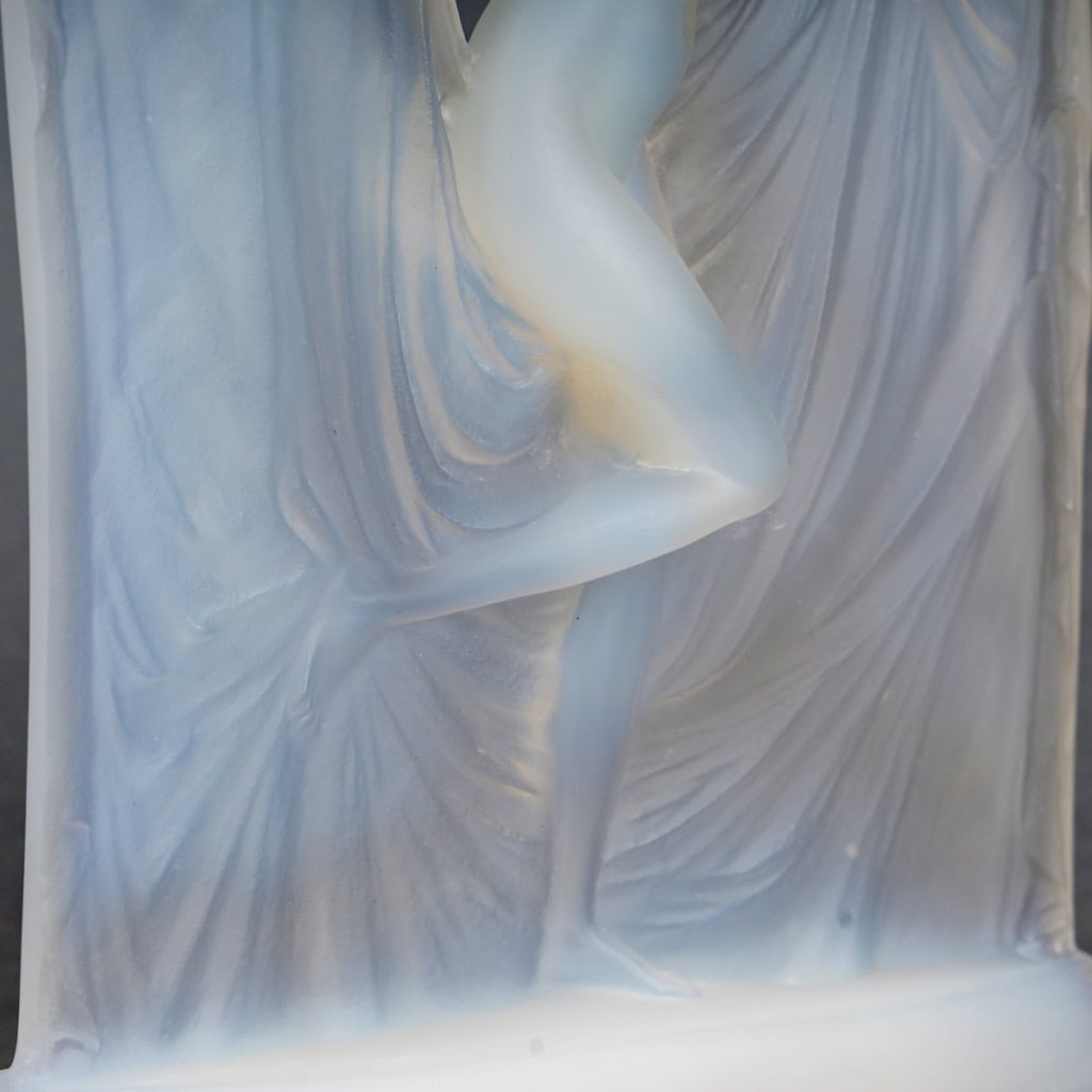 1925 René Lalique – Statuette Suzanne Verre Opalescent 7