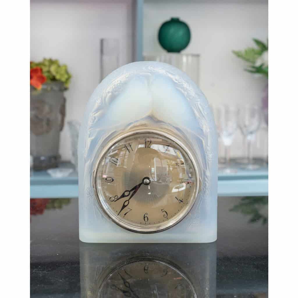 RENE LALIQUE (1860-1945) Pendule «Deux colombes» 10