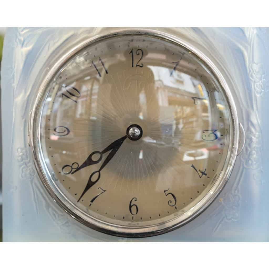 RENE LALIQUE (1860-1945) Pendule «Deux colombes» 8