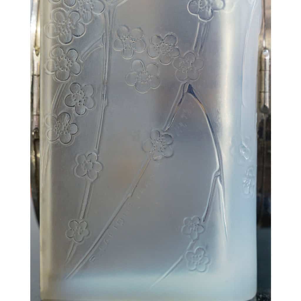 RENE LALIQUE (1860-1945) Pendule «Deux colombes» 12